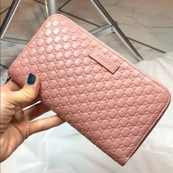 Gucci Handbags - Gucci Wallet